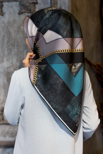 %100 Twill İpek Taş Efekti Desenli Petrol Mavisi - Siyah Renkli 90x90 Eşarp Dikim Şekli : El Dikişi ürün görseli 1