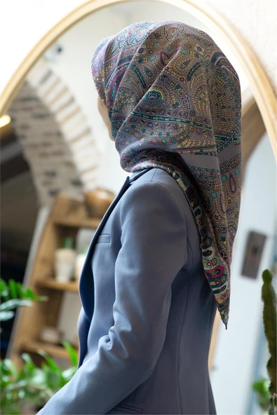 %100 Twill İpek Etro Desenli Gri Renkli 90x90 Eşarp Dikim Şekli : El Dikişi ürün görseli 1