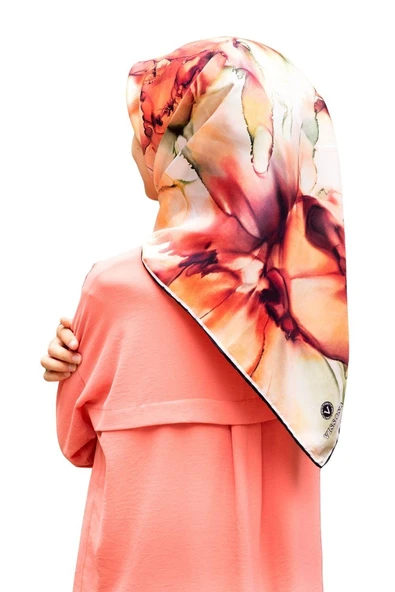 %100 Twill İpek Batik Çiçek Desenli Taba - Haki Yeşili Renkli 90x90 Eşarp Kenar Dikiş Şekli El Dikişli ürün görseli 1