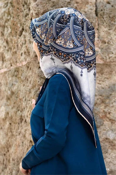 %100 Twill İpek Şal Desenli Gri - Lacivert Renkli 90x90 Eşarp Dikim Şekli : El Dikişi ürün görseli 1