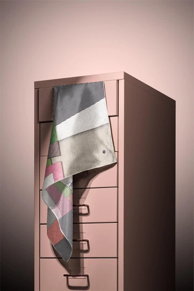 %100 Twill İpek Kazayaklı Ve Geometrik Desenli Kahverengi - Bakır Renkli 90x90 Eşarp Dikim Şekli : El Dikişi ürün görseli 1
