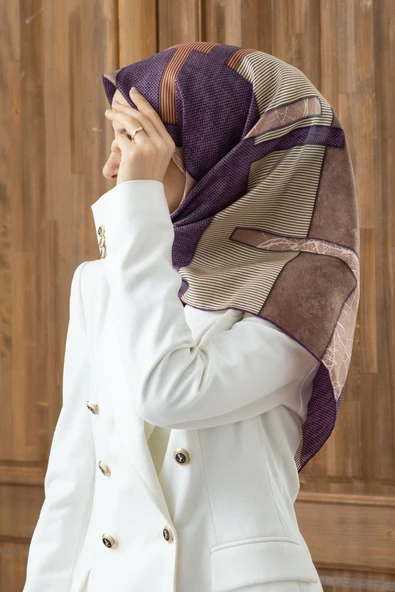 %100 Twill İpek Geometrik Desenli Mürdüm Renkli 90x90 Eşarp Dikim Şekli : El Dikişi ürün görseli 1