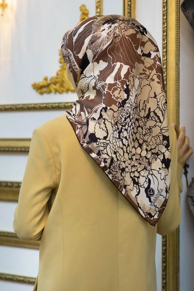 %100 Twill İpek Yaprak Desenli Kahverengi - Bej Renkli 90x90 Eşarp Dikim Şekli : El Dikişi ürün görseli 1