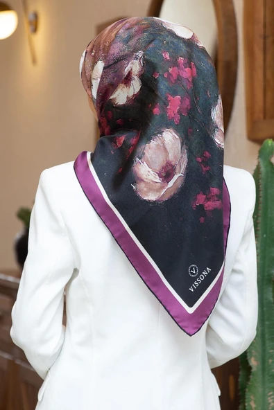 %100 Twill İpek Yağlı Boya Çiçek Desenli Mürdüm - Petrol Yeşili Renkli 90x90 Eşarp Dikim Şekli : El Dikişi ürün görseli 1
