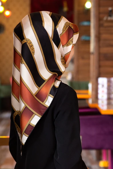 %100 Twill İpek Kemer Desenli Siyah - Taba Renkli 90x90 Eşarp Dikim Şekli : El Dikişi ürün görseli 1
