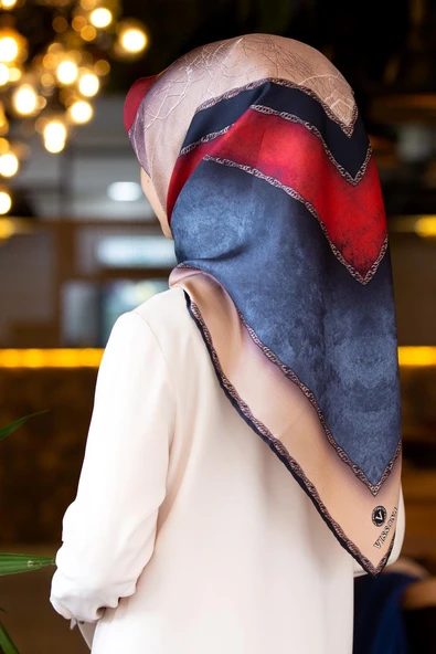 %100 Twill İpek Dokulu Geometrik Desenli Bordo - İndigo Renkli 90x90 Eşarp Dikim Şekli : El Dikişi ürün görseli 1