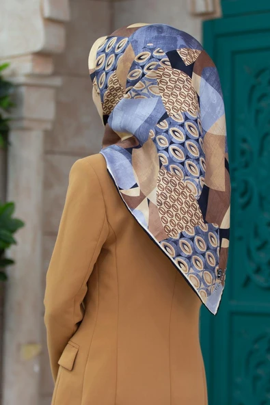 %100 Twill İpek Geometrik Desenli Gri - Sütlü Kahve Renkli 90x90 Eşarp Eşarp Kenar Dikiş Şekli El Dikişli ürün görseli 1