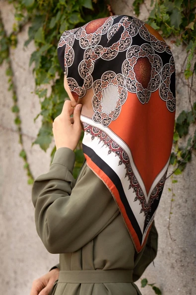 %100 Twill Türk Motifi  Desenli Bej - Taba Renkli 90x90 Eşarp Dikim Şekli: El Dikişi ürün görseli 1