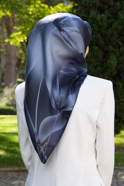 %100 Twill İpek Çiçek Desenli İndigo Renkli 90x90 Eşarp Dikim Şekli : El Dikişi ürün görseli 1