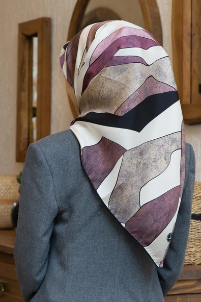 %100 Twill İpek Geometrik Desenli Pudra - Somon Renkli 90x90 Eşarp Dikim Şekli : El Dikişi ürün görseli 1