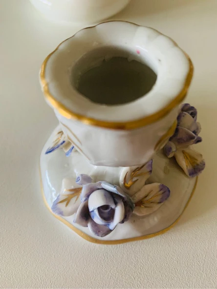 Antika Dresden Capodimonte Çiçek Rölyefli Mavi Alman Porseleni Altın Yaldızlı Zarif Bir Adet Mumluk/Şamdan ürün görseli 1