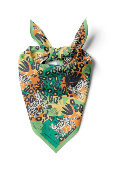 Saten İpek Leopar Desenli Kadın Bandana ürün görseli 1