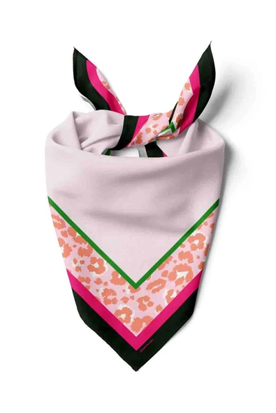 Y22 Kadın Turuncu Kare Desenli 50x50 Bandana HYL DG01523-22 ürün görseli 1