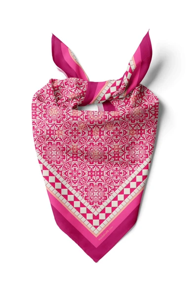 B2 SEAMPLESS BANDANA ürün görseli 1