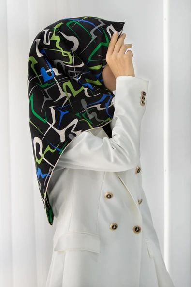 %100 Twill İpek Soyut Geometrik Desenli Saks - Zümrüt Yeşili Renkli 90x90 Eşarp Dikim Şekli : El Dikişi ürün görseli 1
