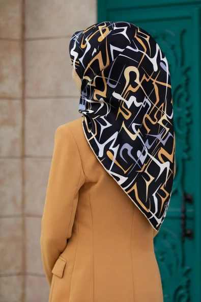 %100 Twill İpek Soyut Geometrik Desenli Gold - Gri Renkli 90x90 Eşarp Dikim Şekli : El Dikişi ürün görseli 1