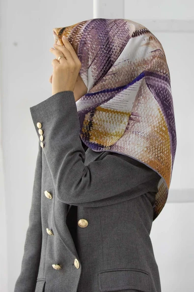 %100 Twill İpek Efektli ve Geometrik Desenli Sirke - Hardal Renkli 90x90 Eşarp Dikim Şekli : El Dikişi ürün görseli 1