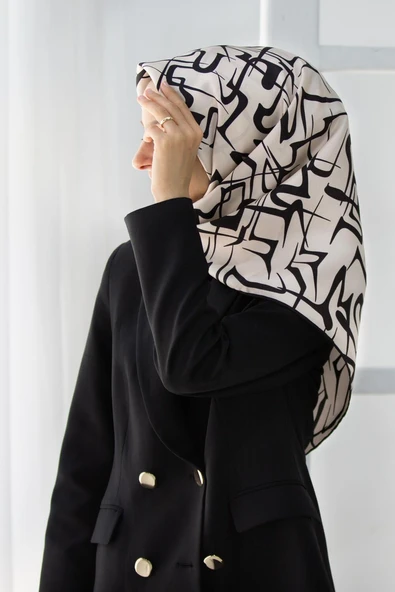 %100 Twill İpek Soyut Geometrik Desenli Krem - Siyah Renkli 90x90 Eşarp Dikim Şekli : El Dikişi ürün görseli 1