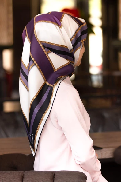 %100 Twill İpek Geometrik Desenli Leylak - Mor Renkli 90x90 Eşarp Dikim Şekli : El Dikişi ürün görseli 1