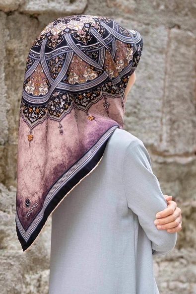 % 57 İPEK % 43 VİSKON Twill İpek Şal Desenli Pudra - Siyah Renkli 90x90 Eşarp Dikim Şekli : El Dikişi ürün görseli 1