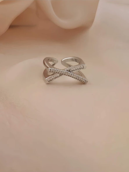 Çarpı X Asimetrik Model Zirkon Taşlı Ayarlanabilir Silver Gümüş Renkli Yüzük ürün görseli 1