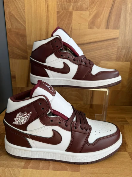 Nike Air Jordan 1 Low SE Dark Pony Ayakkabı ürün görseli 1
