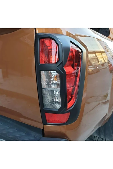 ROAL TUNİNGNissan Navara NP300 Uyumlu Arka Stop Lambası Çerçevesi Kaplama Koruyucu Mat Siyah (Sağ-Sol Takım) ürün görseli 1