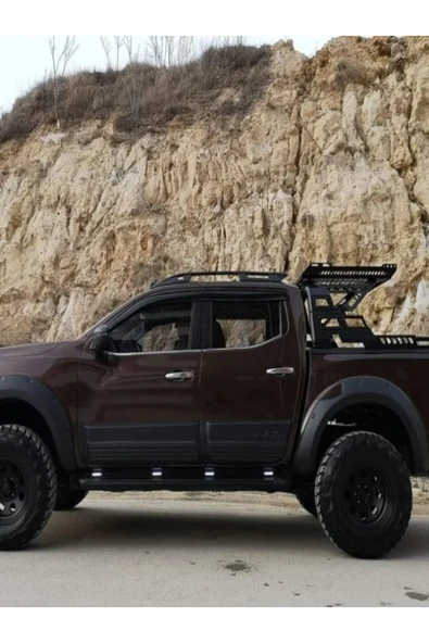ROAL TUNİNGNissan Navara 2014-2021 Uyumlu Kapı Gövde Koruma Kaplama Seti - Kabartma Navara Yazılı - Mat Siyah - 4 Parça ürün görseli 1