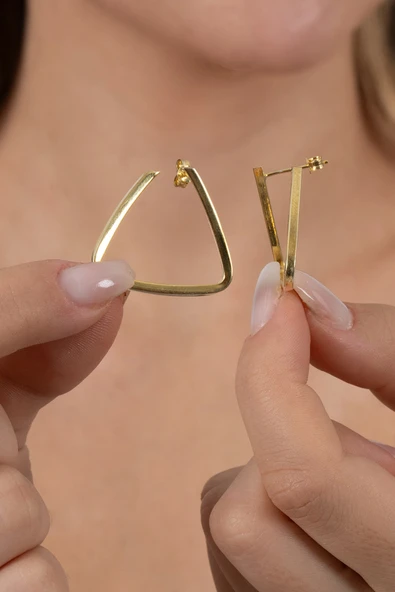 925 ayar gümüş küpe altın yaldızlı geometrik üçgen tasarım küpe SGTL13153GOLD ürün görseli 1