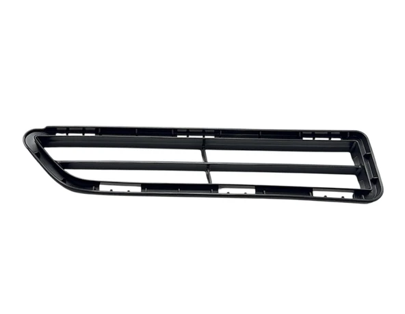 IZGARA TAMPON HILUX REVO 21-23 LH ürün görseli 1