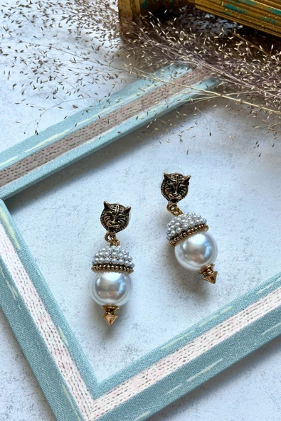 Meva Takı ve Aksesuar Aslan Figürlü İnci Detaylı Küpe I Mev'Art Collection ürün görseli 1
