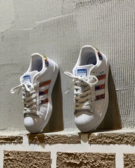 Adidas Superstar HER Studio London Spor Ayakkabı ürün görseli 1