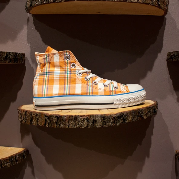 Converse Turuncu Desenli Spor Ayakkabı ürün görseli 1