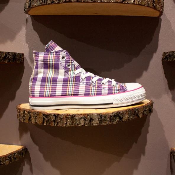 Converse Mor Desenli Spor Ayakkabı ürün görseli 1