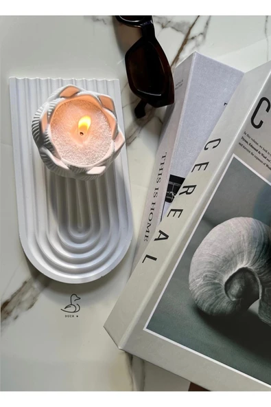 Çizgili Dekoratif Tabak Ve Lotus Çiçek İnci Tozlu Mumluk ürün görseli 1