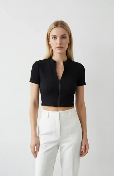 Kadın Siyah Yarım Fermuarlı ve Kısa Kollu Crop Top Bluz ürün görseli 1