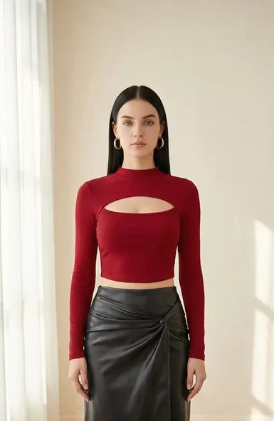 Kadın Bordo Göğüs Dekolteli Uzun Kollu Cut Out Crop Top Bluz - Şık, Rahat ve Kolay Kombinlenebilir ürün görseli 1