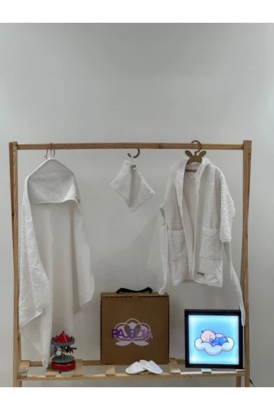 %100 Pamuk Bebek Bornoz ve Havlu 4’lü Set – Kapüşonlu Premium Beyaz ürün görseli 1