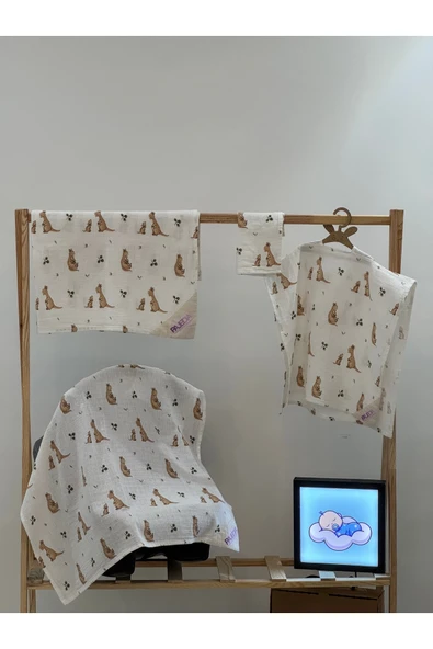 %100 Pamuk 4’lü Müslin Set – Kanguru Desen (75×75, 95×95, Ağız Bezi, Panço) ürün görseli 1