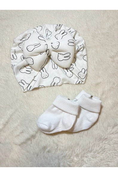 Kız Bebek Beyaz Kıvrık Çorap Ve Saç Bonesi Seti ürün görseli 1