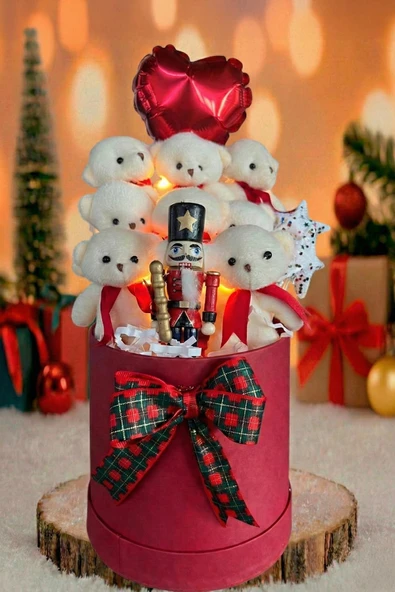 Yeniyıl ÖZEL Seri: LED Işıklı, Fındıkkıran Kurşun Asker Figürlü 7 Yumoş Ayıcıklı ve Noel Aksesuarlı Özel Konsept Ayıcık Buketi ürün görseli 1