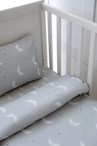 NOU Minik Aylı Organik Çarşaflı Park Yatak Nevresim Seti (80X120 - 35x45 - 60x120) - Mini Moons ürün görseli 1