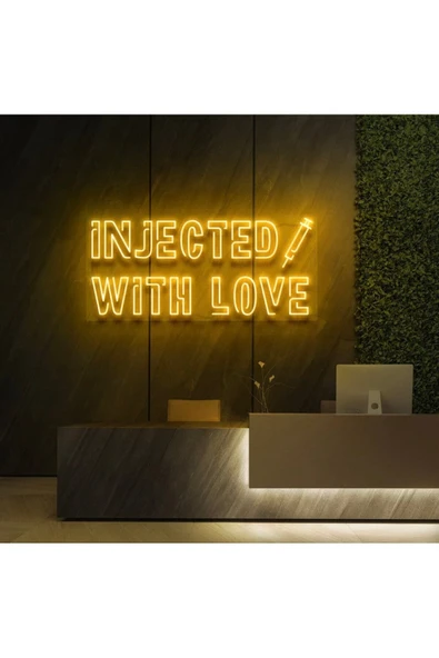 INJECTED WITH LOVE Yazılı ve Şekilli Neon Tabela ürün görseli 1