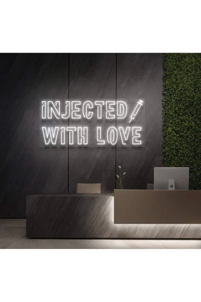 INJECTED WITH LOVE Yazılı ve Şekilli Neon Tabela ürün görseli 1