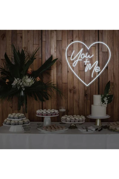 You+Me Yazılı ve Şekilli Neon Tabela ürün görseli 1