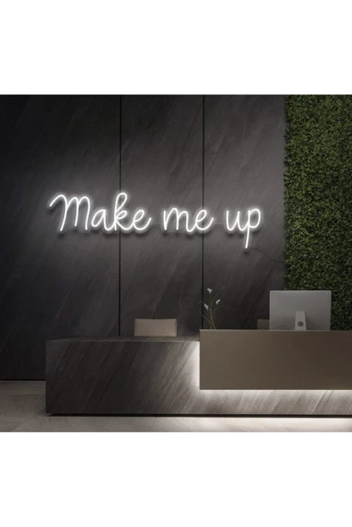 Make Me Up Yazılı Neon Tabela ürün görseli 1