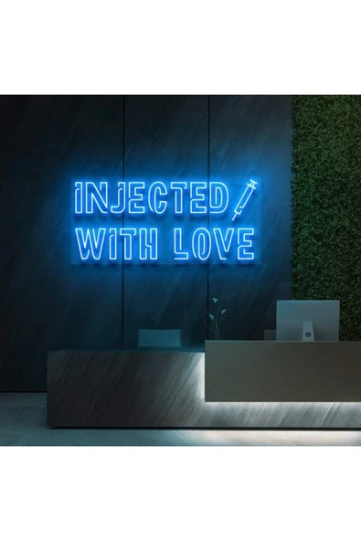 INJECTED WITH LOVE Yazılı ve Şekilli Neon Tabela ürün görseli 1