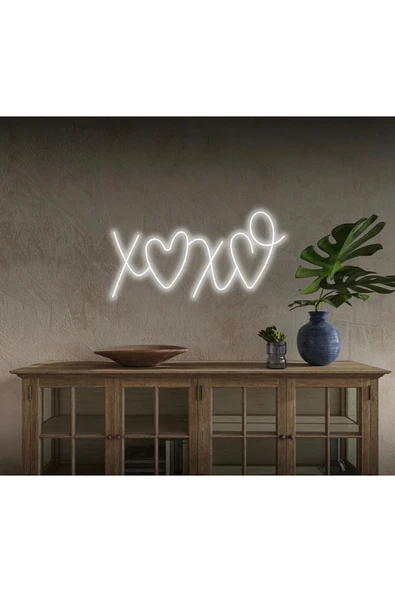 XOXO Yazılı ve Şekilli Neon Tabela ürün görseli 1