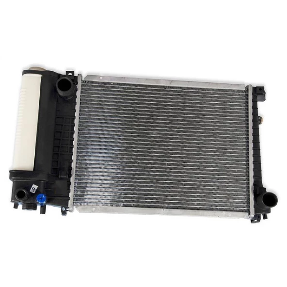 BMW E30 E36 VE Z3 KALE SU RADYATÖRÜ OEM NO 17111728905 ürün görseli 1