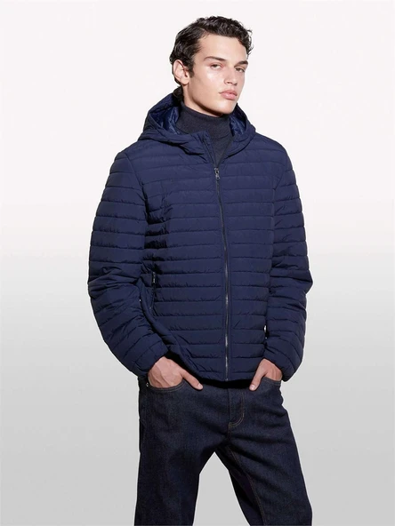 Sisley   Sol Kolu Logo Detaylı Kapüşonlu Kuş Tüyü Mont Erkek Lacivert Mont - 324A21J9SN03A ürün görseli 1